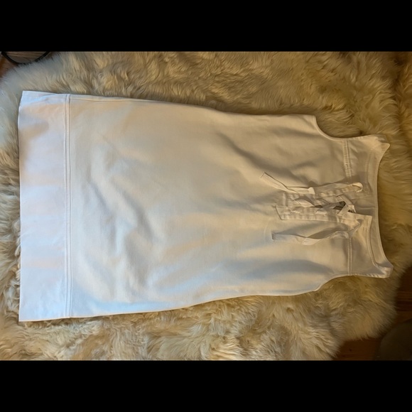Diane vonFurstenberg Sleeveless Dress. Size 6. Above Knee White Dress. - Picture 2 of 3